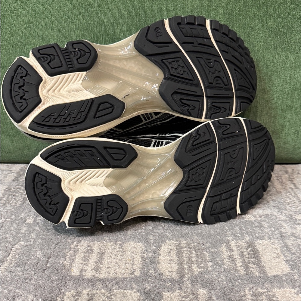 ASICS Gel-Kayano 14 Black/Seal Grey - Picture 5 of 11